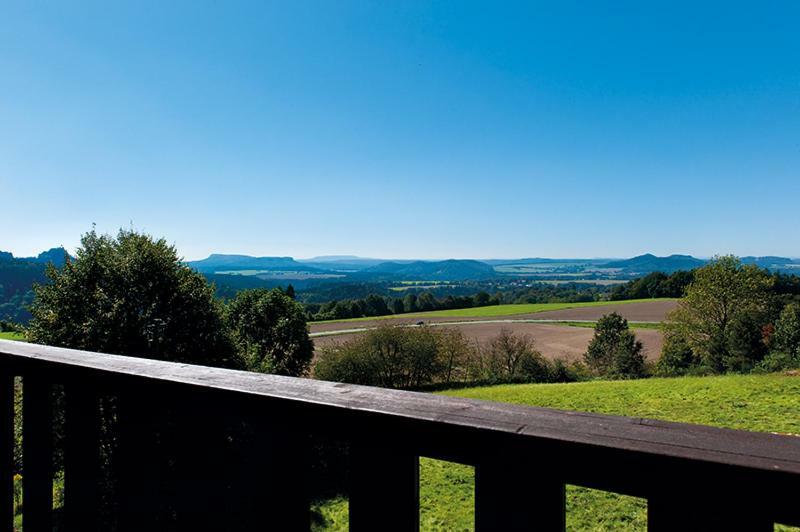 Panorama-Apartments Weinberghaus Mittelndorf ภายนอก รูปภาพ